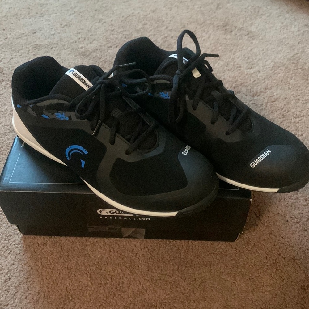 Youth turf cleat— new!
